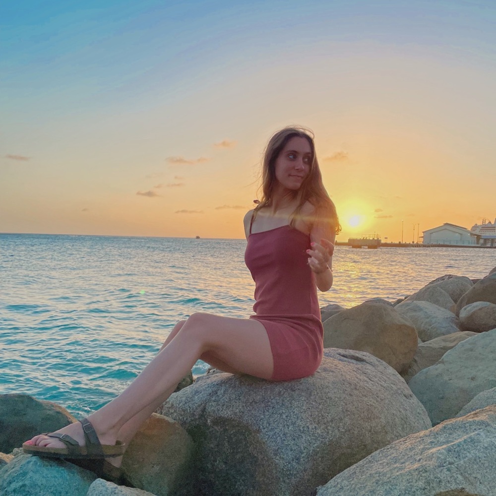 Meet your Posher, Alyssa